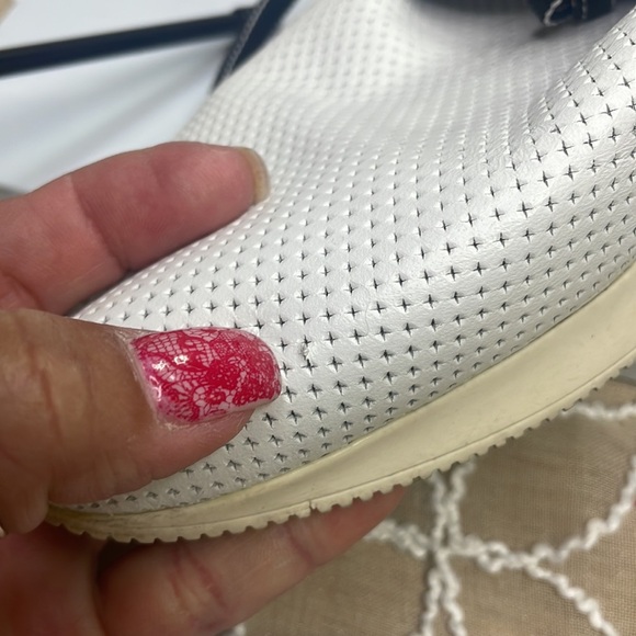 Naturalizer Perforated White Leather‎ Sneakers size 12 M - Picture 7 of 9